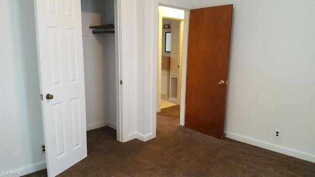 Foto del edificio - 2 br, 1 bath House - 214 N Summit St Apart...