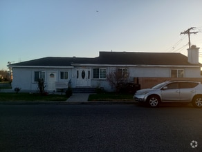 Building Photo - 6603 Crossway Dr
