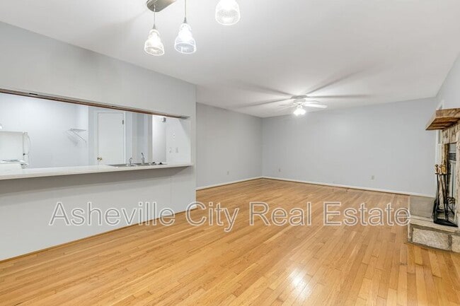 Foto del edificio - 103 Parkway Vista Dr