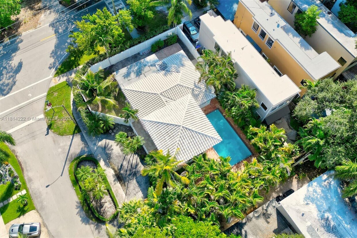 Foto principal - 2200 Overbrook St