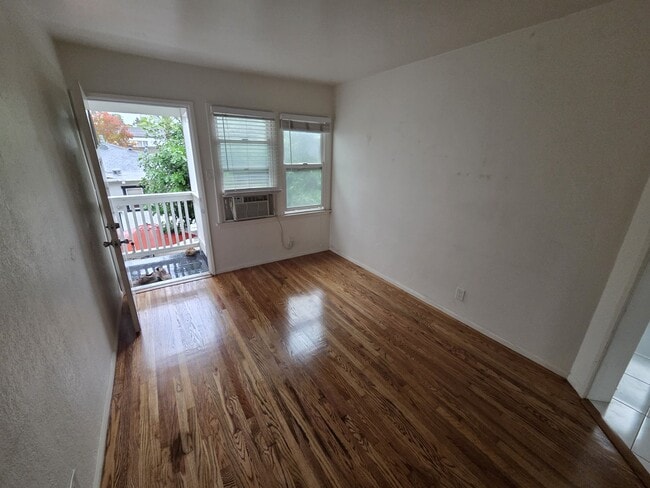 Building Photo - 1149 Ximeno Ave