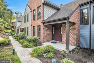 Building Photo - 1127 Wicklow Ct