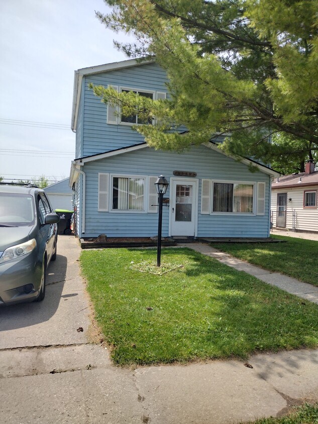 Primary Photo - 21164 Woodward St
