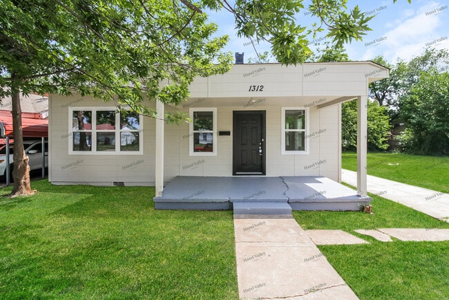 Photo - 1312 NE 19th St (Oklahoma City, OK) House