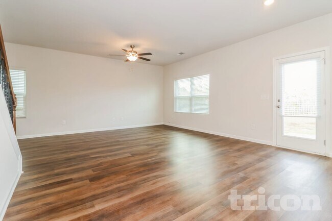 Foto del edificio - 2977 McKenzie Dr