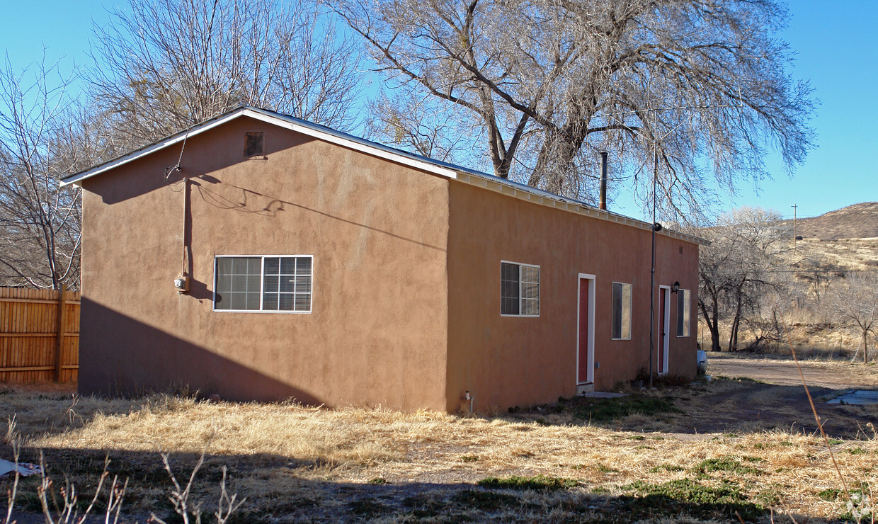 Building Photo - 200 Main