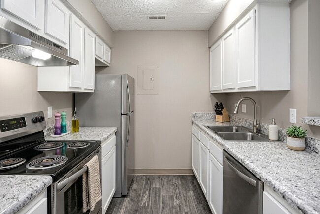 Kitchen - Parkview Apartments