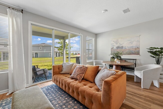 Building Photo - Casa Solara Townhomes