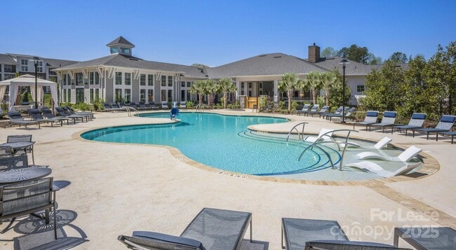 Foto del edificio - 4010 Waiting St