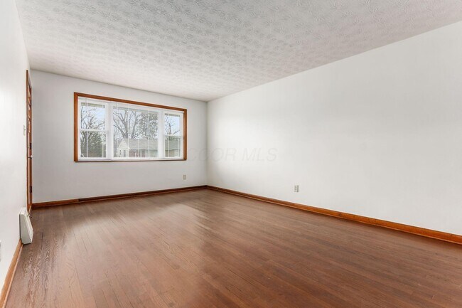 Foto del edificio - 3070 Lotz Dr