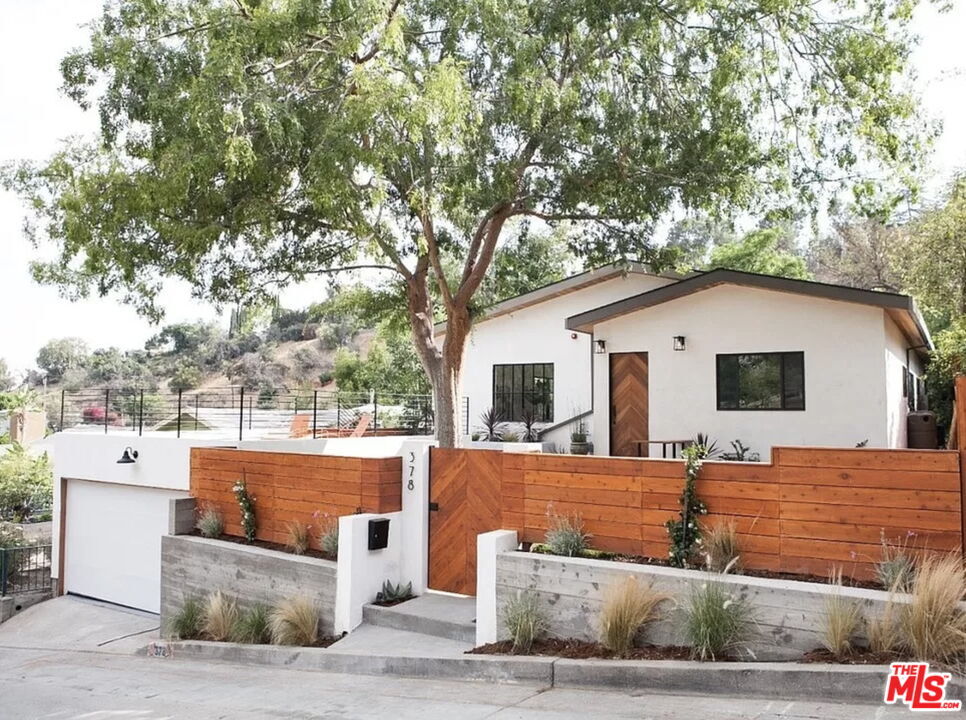 Foto principal - 378 W Ave 45
