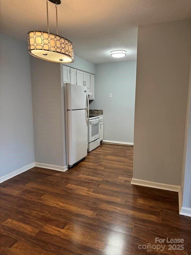 Foto del edificio - 3139 Heathstead Place