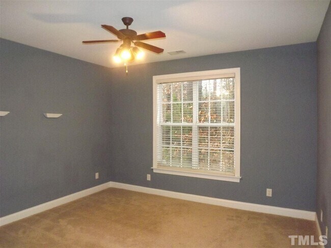 Building Photo - 523 Ives Ct