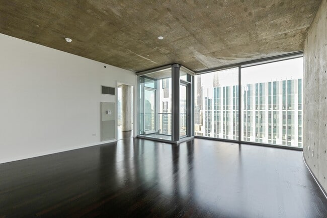 Building Photo - 600 N Fairbanks Ct