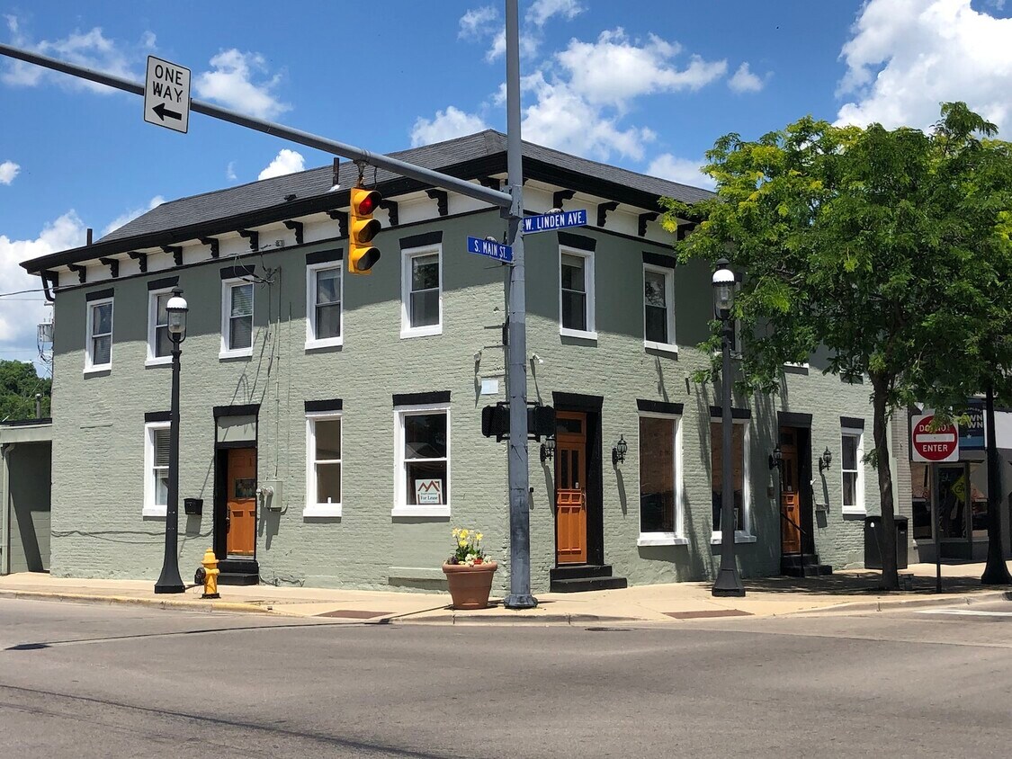 Primary Photo - 15 West Linden Avenue