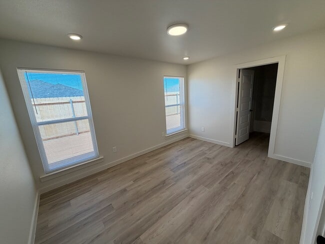 Building Photo - 10311 Harvest Ln