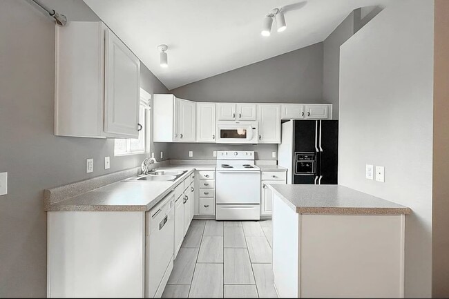 Building Photo - 1748 N 207th St