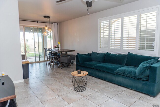 Foto del edificio - 6722 E 35th St