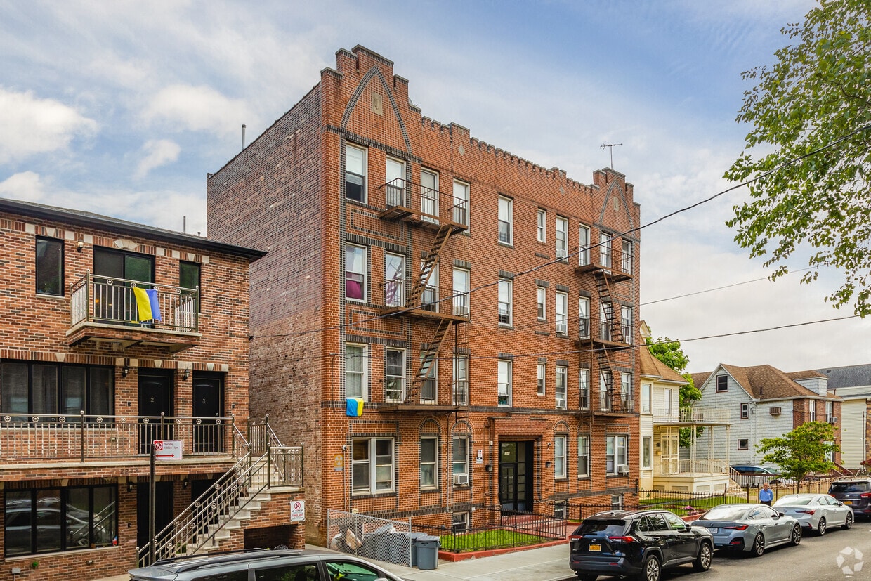 Building Photo - 2249 83rd St