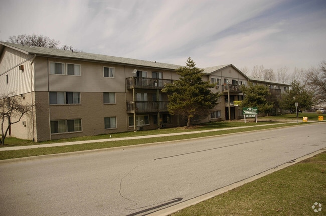 Building Photo - Woodlands Apartments Homes