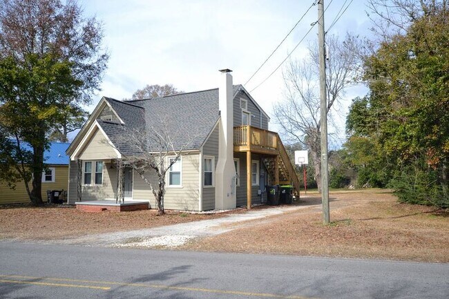 Building Photo - 113 Gordon Rd
