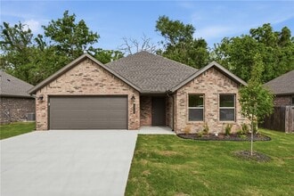 Building Photo - 1313 Valley Dr