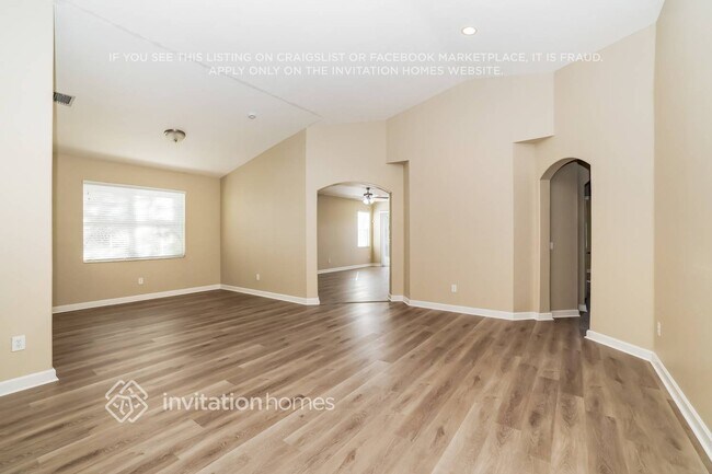 Foto del edificio - 10674 Old Hammock Wy