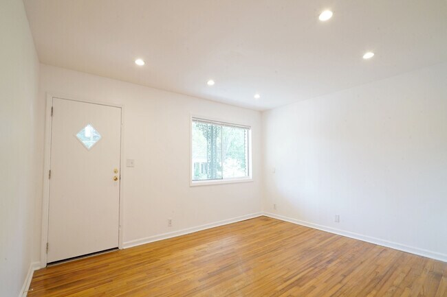 Foto del edificio - 352 Cherokee Ave SE