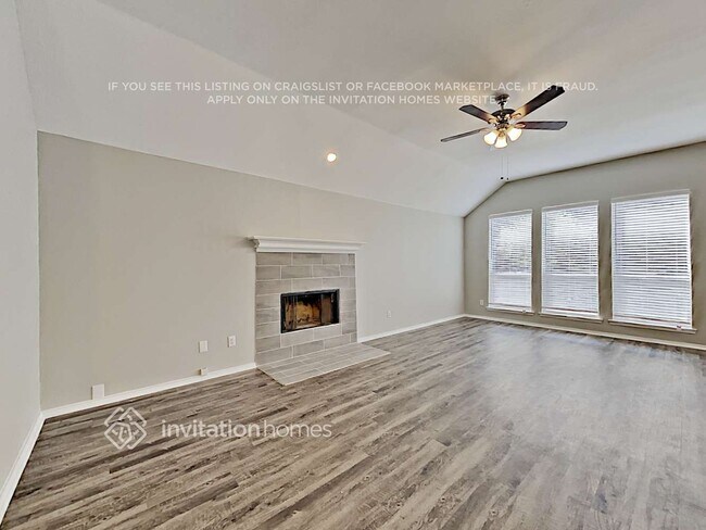 Foto del edificio - 221 Mulberry Ln