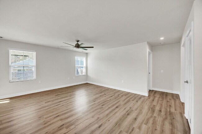 Foto del edificio - Beautiful 3BR / 2BA Craftsman-Style Home in Durbin Oaks