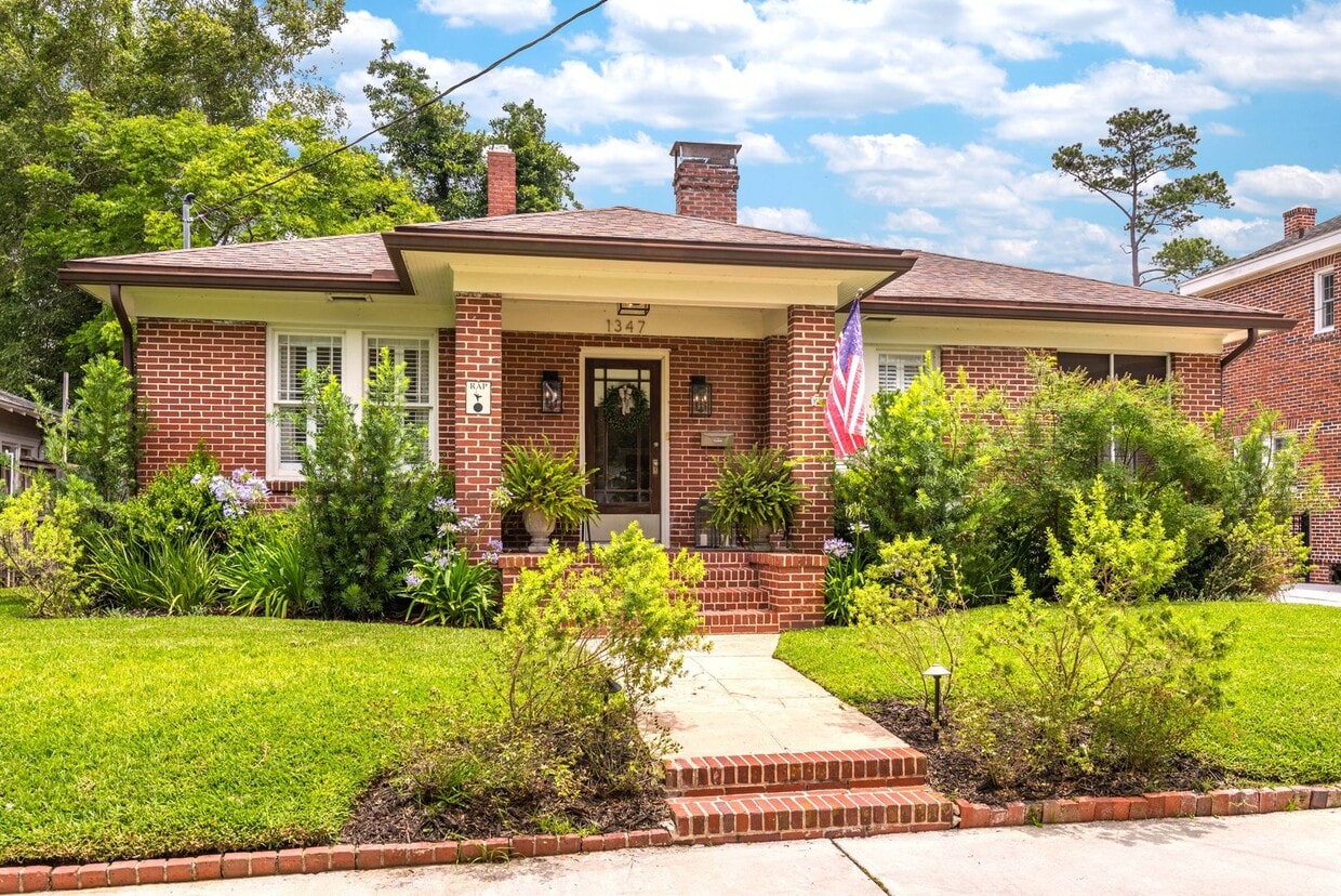 Primary Photo - Adorable Avondale Home!