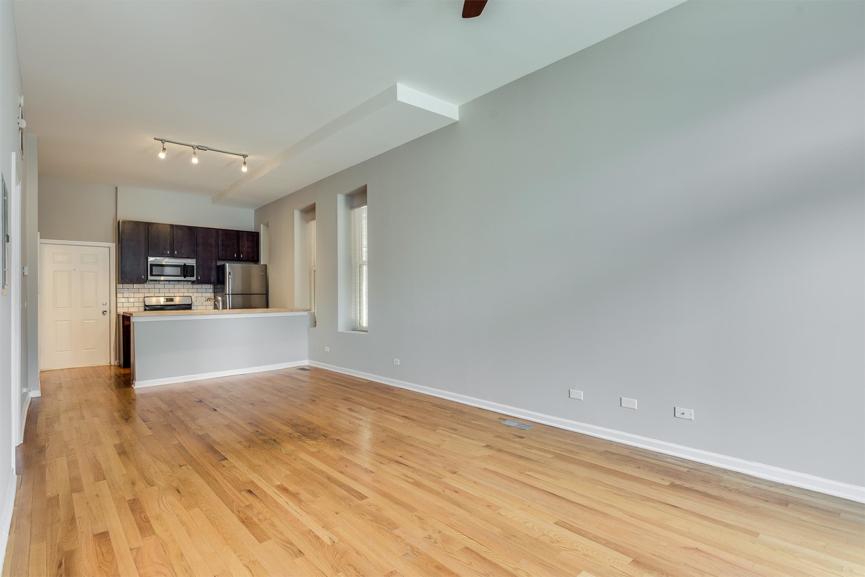 Primary Photo - 1347 W Huron St