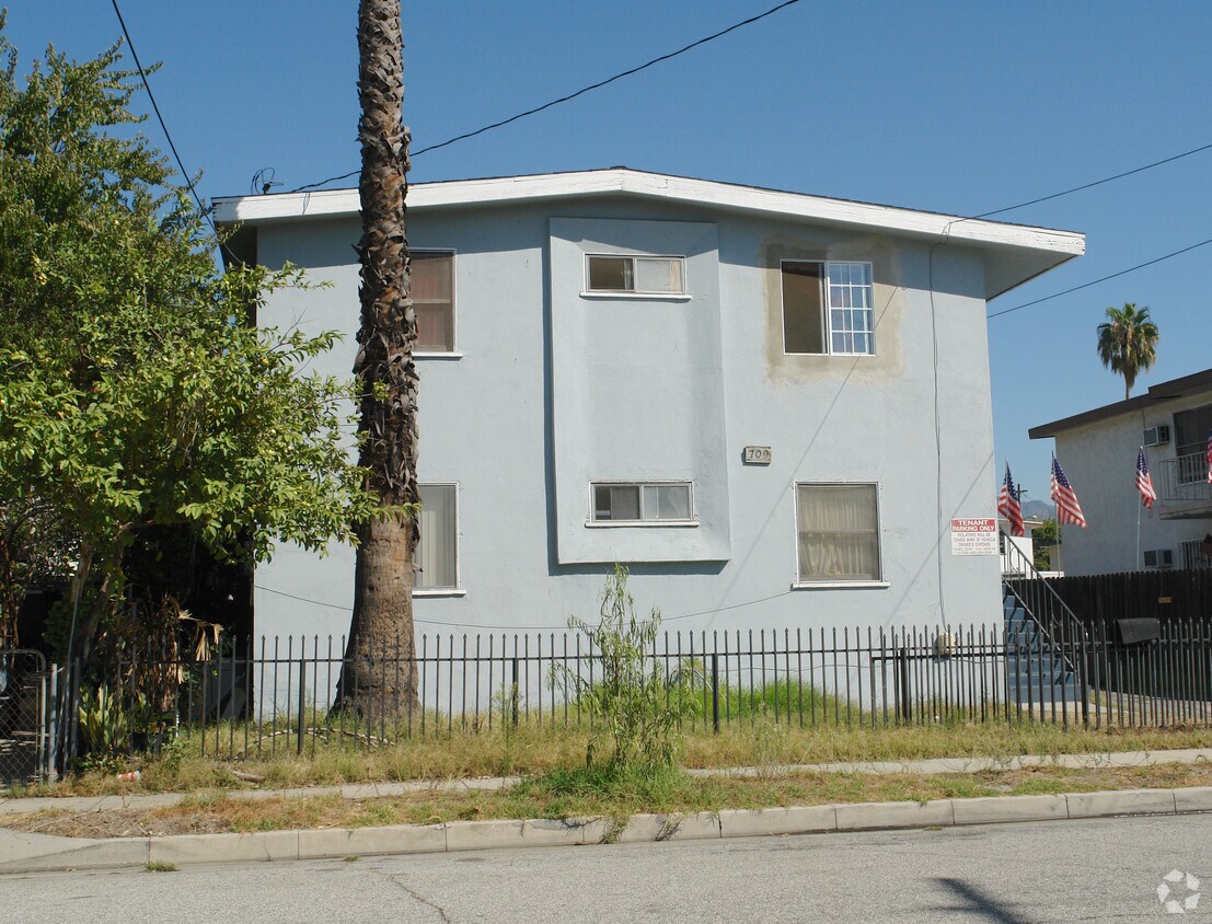 Building Photo - 709 Sunset Ave