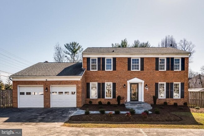 Building Photo - 6421 Linway Terrace