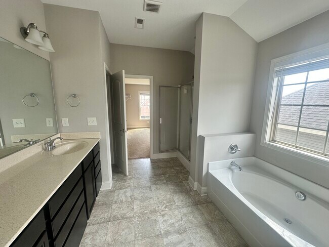 Foto del edificio - 1826 Shadyside Ln