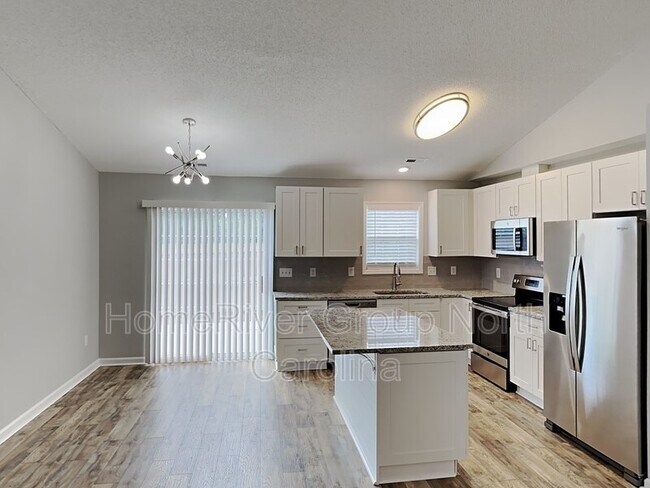 Building Photo - 200 Cedar Ridge Cir