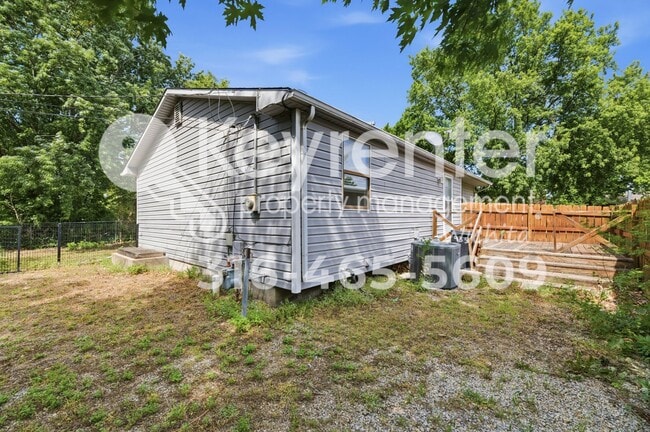 Foto del edificio - Well maintained 3 bedroom, 2 bath home close to everything you need!