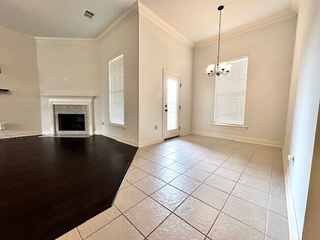 Foto del edificio - 101 Lexi Falls Ln