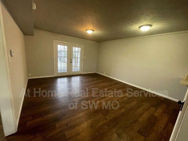 Foto del edificio - 930 S Campbell Ave