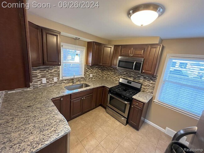 Foto del edificio - 4219 Buckingham Rd