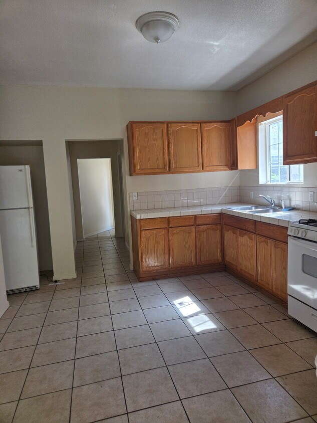 Foto del edificio - 1940 S New England St