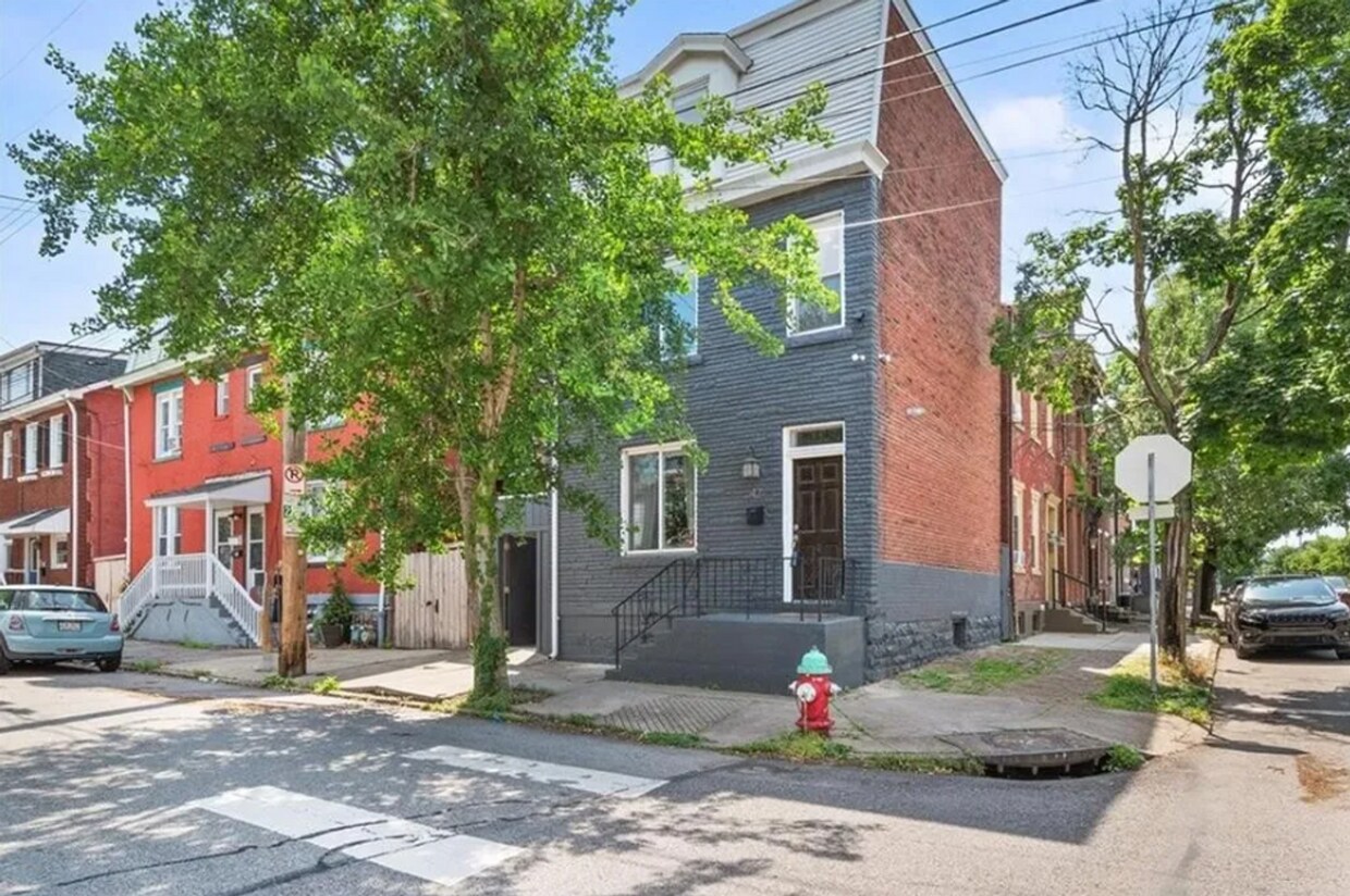 Foto principal - *Beautifully Updated & Spacious 3BD/2.5BA ...