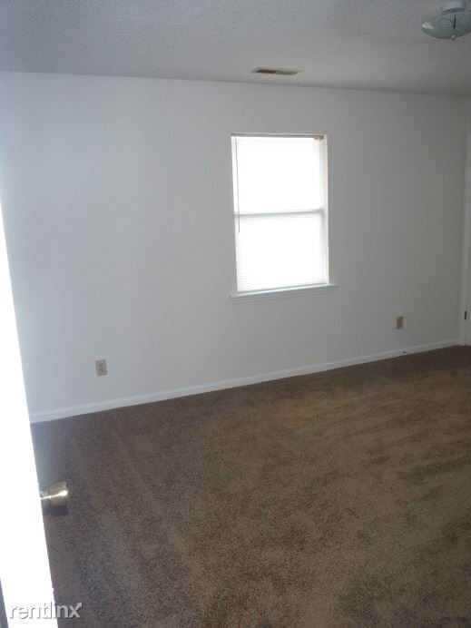 Building Photo - 3204 Summer Pl