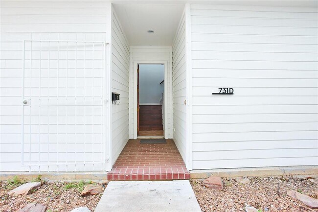 Building Photo - 731 Heights Blvd