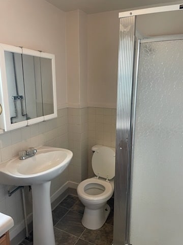 Baño - 150 S Kenwood St