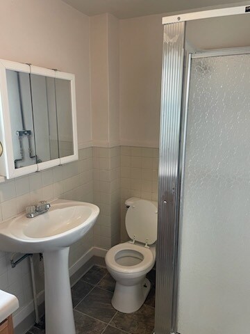 Bathroom - 150 S Kenwood St