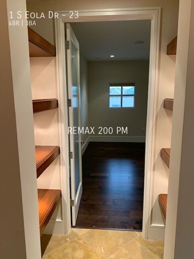 Building Photo - 1 S Eola Dr