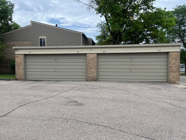 Building Photo - 22350 Lucerne Dr