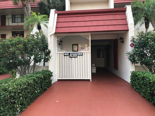 Foto del edificio - 4381  Trevi Court 101 Lake Worth Fl 33467