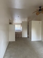 Building Photo - 741 Willow Dr